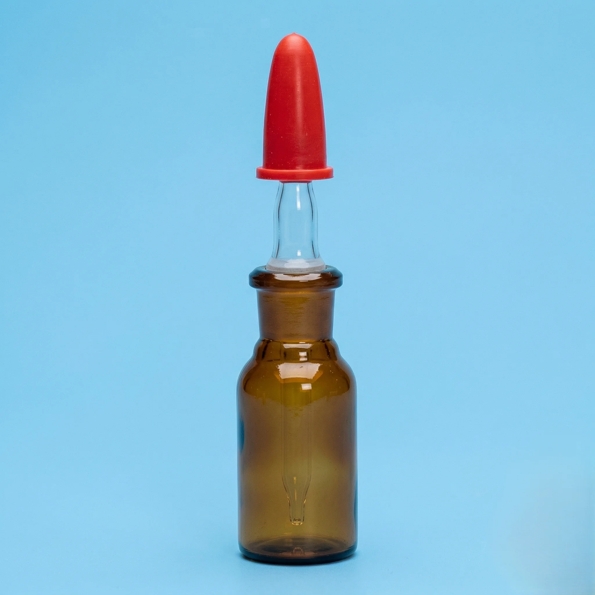Amber Borosilicate Dropping Bottle with Interchangeable Glass Stopper