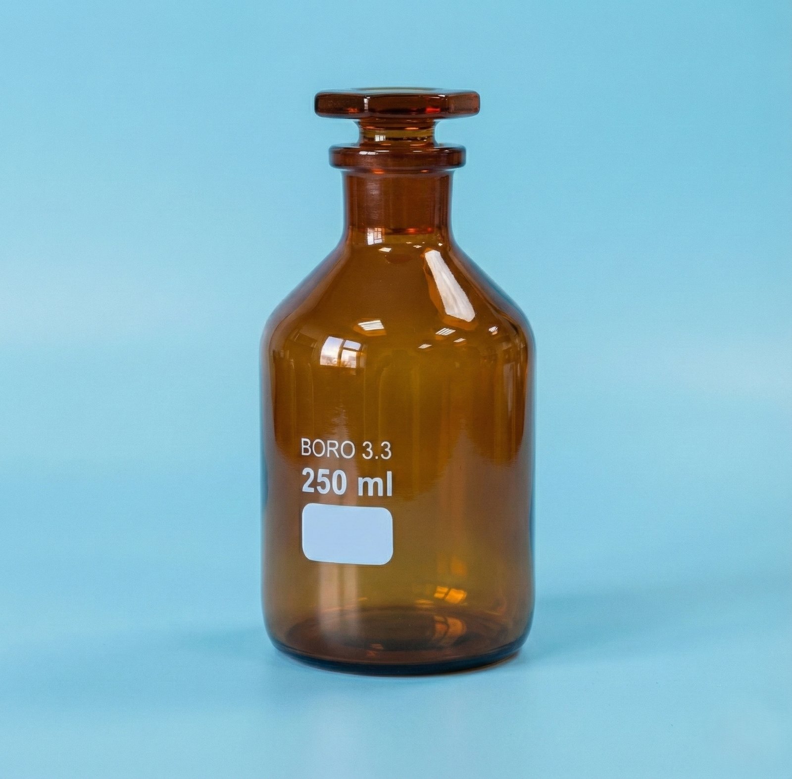 Amber Borosilicate Reagent Bottle with Glass Stopper